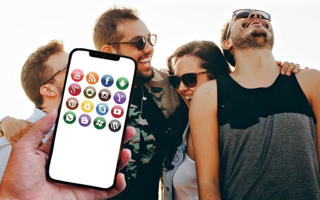 The Great Social Media Showdown: Men vs. Women